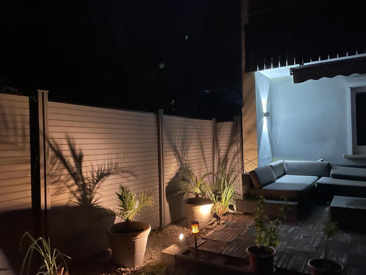Gemuetliche 3 Zimmer Wohnung Mit Grosszuegiger Terrasse Im Gruenen Reutlingen Eksteriør bilde