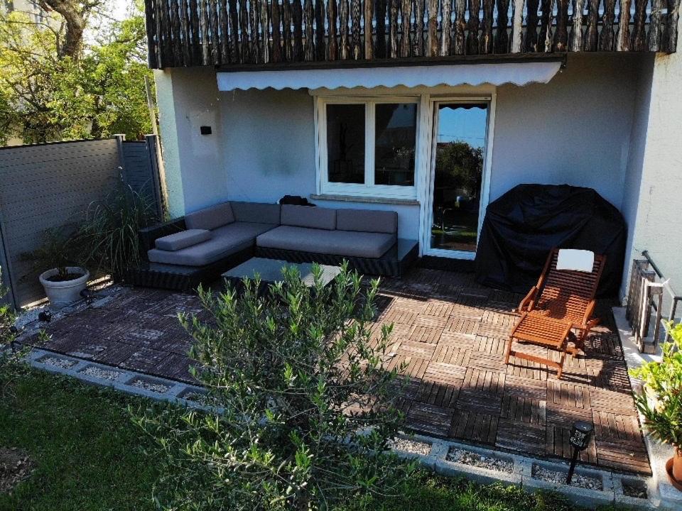 Gemuetliche 3 Zimmer Wohnung Mit Grosszuegiger Terrasse Im Gruenen Reutlingen Eksteriør bilde